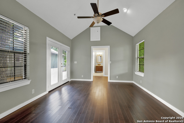 Listing photo id 8 for 1050 W. Coll