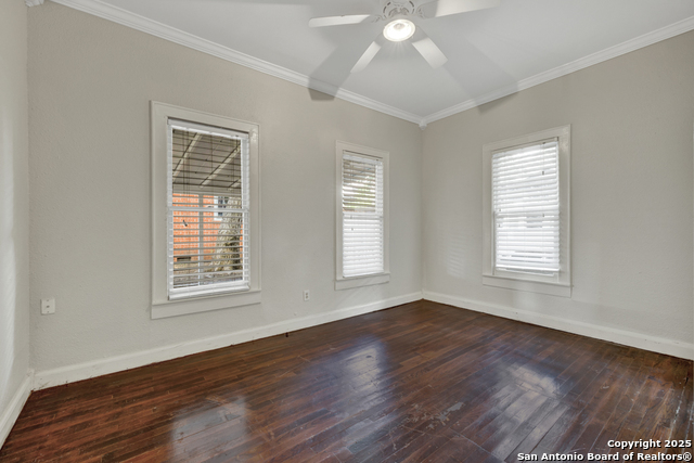 Listing photo id 12 for 1050 W. Coll