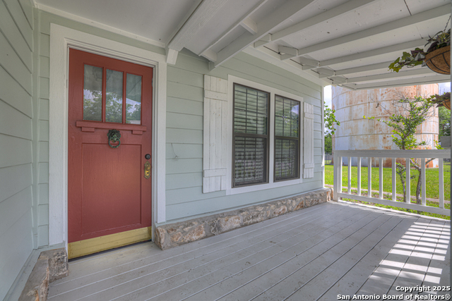 Listing photo id 1 for 1050 W. Coll