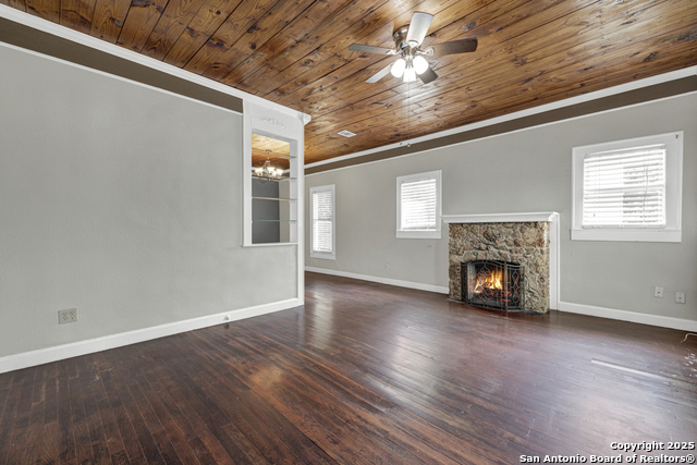 Listing photo id 2 for 1050 W. Coll