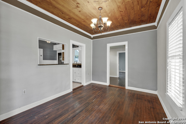 Listing photo id 7 for 1050 W. Coll