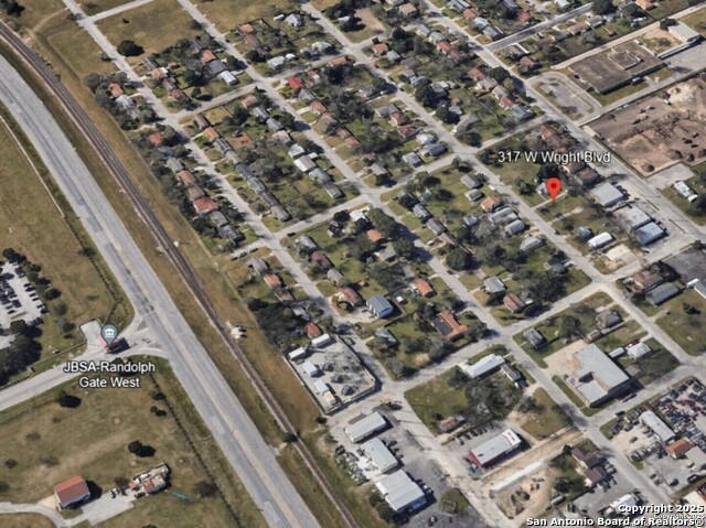 Image 5 of 6 For 317 W Wright Blvd