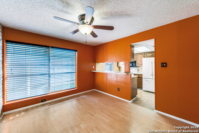 Image 4 of 12 For 5215 Vinecrest