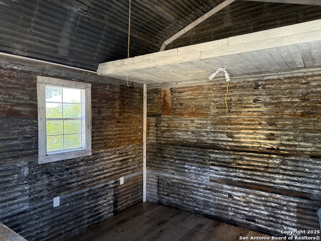 Image 9 of 10 For 267 Tejas