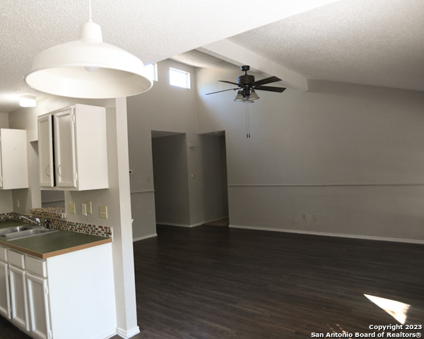 Image 4 of 17 For 2602 Moss Bluff St