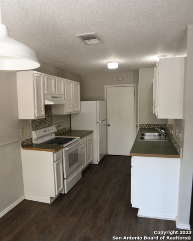 Image 7 of 17 For 2602 Moss Bluff St