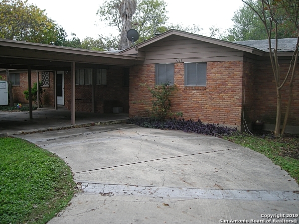 Image 2 of 9 For 2718 Woodbury Dr