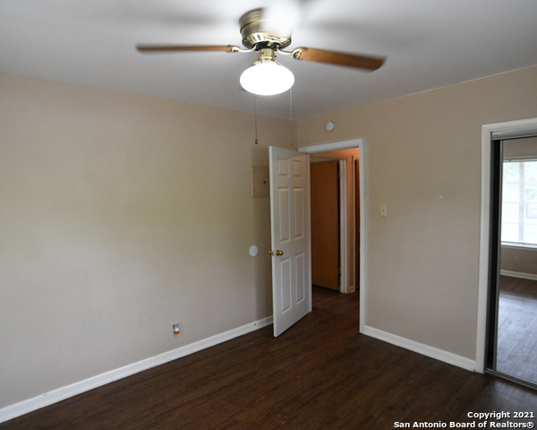 Image 8 of 9 For 2718 Woodbury Dr