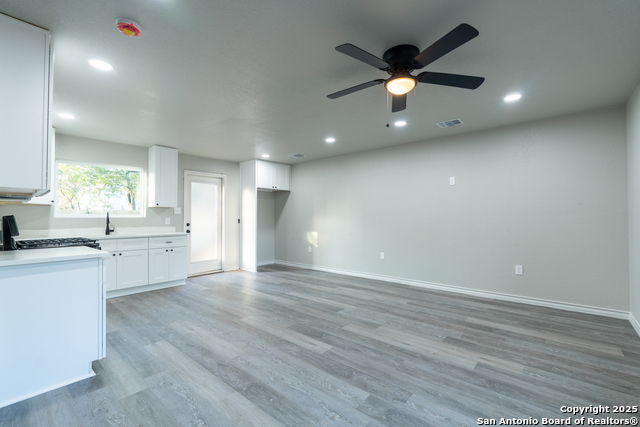 Image 10 of 23 For 8170 6th  