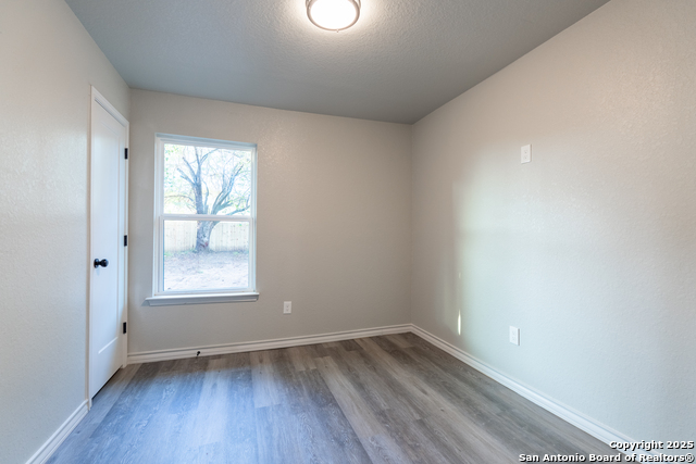 Image 15 of 23 For 8170 6th  