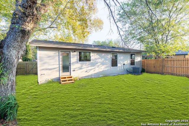 Image 16 of 23 For 8170 6th  