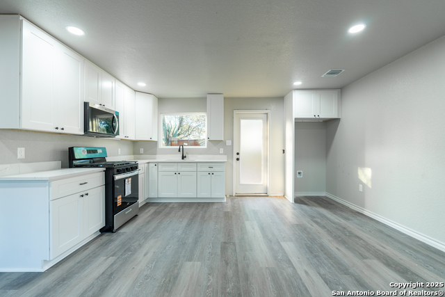 Image 6 of 23 For 8170 6th  