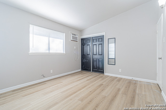 Listing photo id 14 for 6134 Cedar Valley