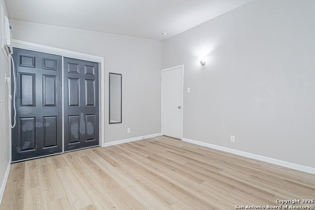 Listing photo id 15 for 6134 Cedar Valley