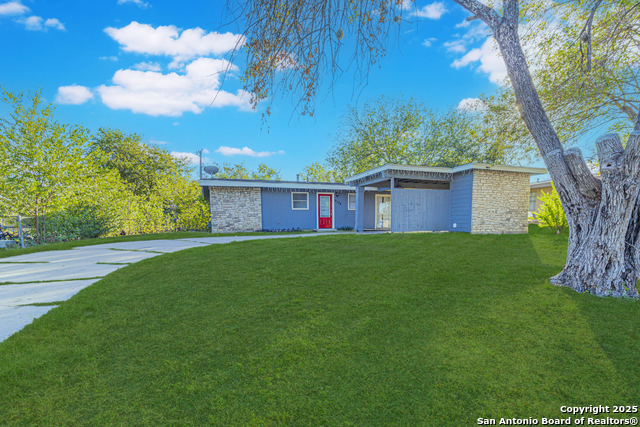 Listing photo id 0 for 6134 Cedar Valley