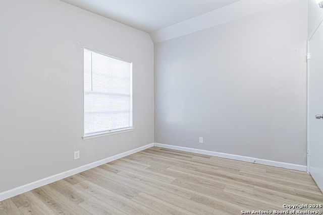 Listing photo id 20 for 6134 Cedar Valley