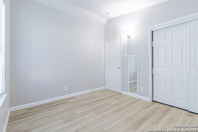 Listing photo id 21 for 6134 Cedar Valley