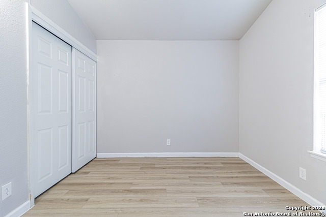 Listing photo id 22 for 6134 Cedar Valley