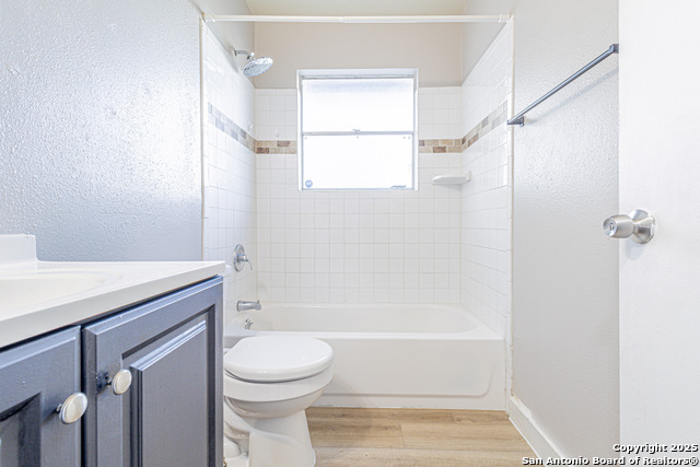 Listing photo id 23 for 6134 Cedar Valley