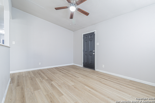 Listing photo id 27 for 6134 Cedar Valley