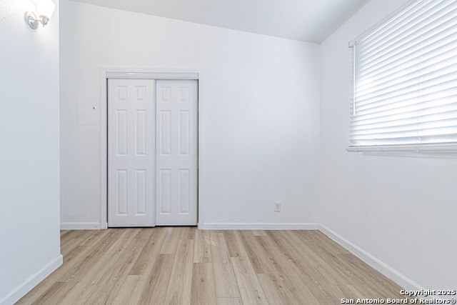 Listing photo id 30 for 6134 Cedar Valley