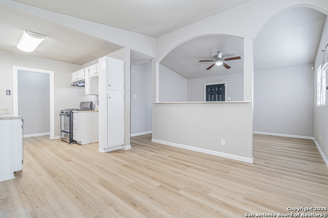 Listing photo id 33 for 6134 Cedar Valley