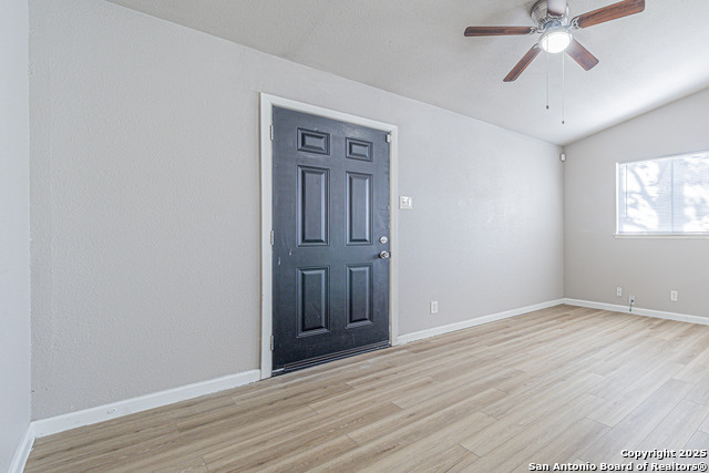 Listing photo id 35 for 6134 Cedar Valley