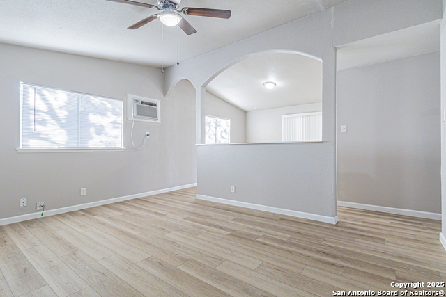 Listing photo id 38 for 6134 Cedar Valley