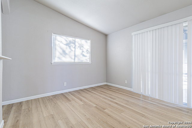 Listing photo id 41 for 6134 Cedar Valley