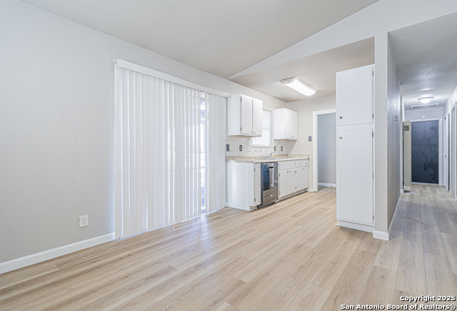 Listing photo id 43 for 6134 Cedar Valley