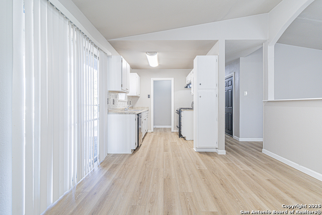 Listing photo id 44 for 6134 Cedar Valley