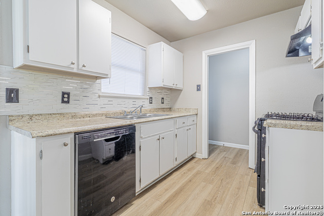 Listing photo id 7 for 6134 Cedar Valley