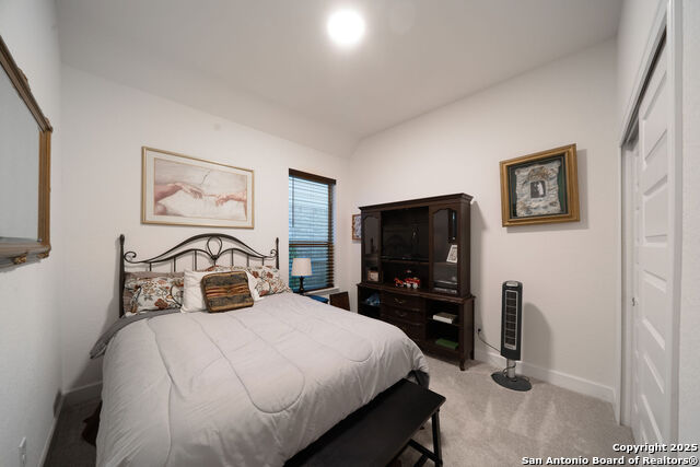 Image 18 of 25 For 1718 Dunvegan Park