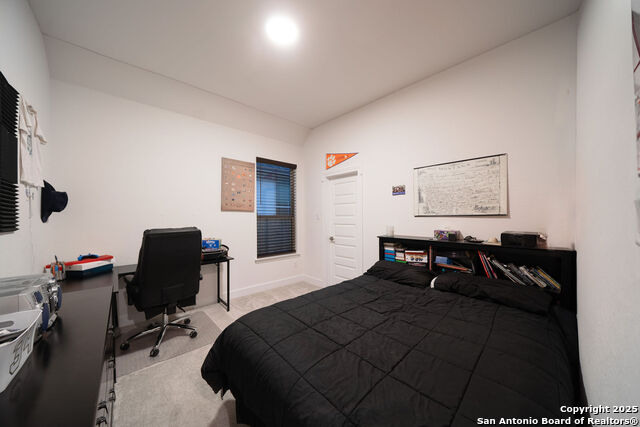 Image 21 of 25 For 1718 Dunvegan Park