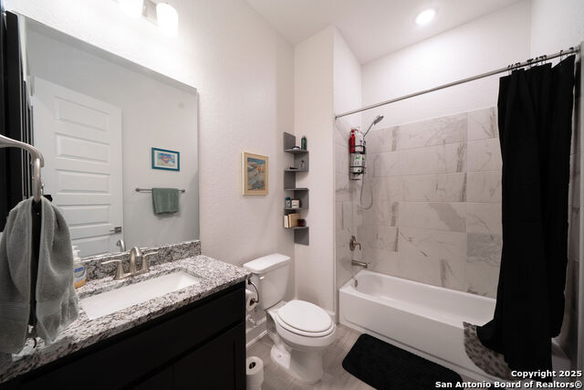 Image 22 of 25 For 1718 Dunvegan Park