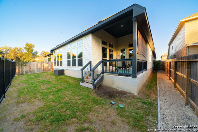 Image 23 of 25 For 1718 Dunvegan Park