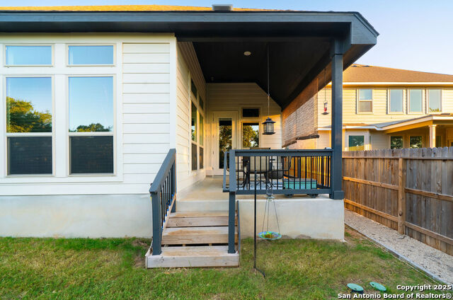 Image 24 of 25 For 1718 Dunvegan Park