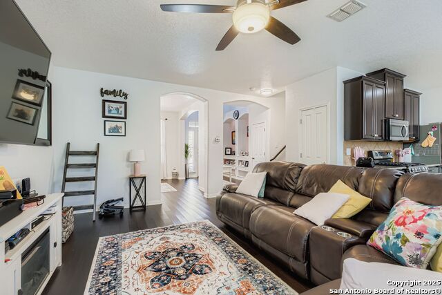 Image 2 of 17 For 806 Horn Run