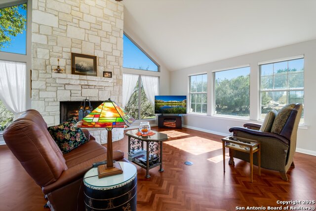 Listing photo id 5 for 116 Ridge Pl