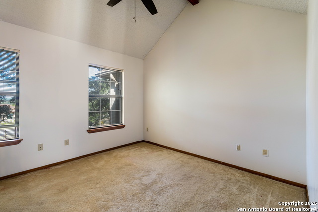 Listing photo id 13 for 29342 Seabiscuit