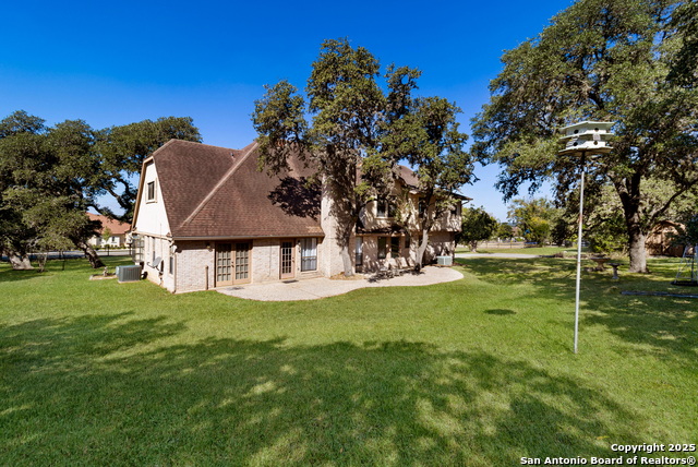 Listing photo id 15 for 29342 Seabiscuit