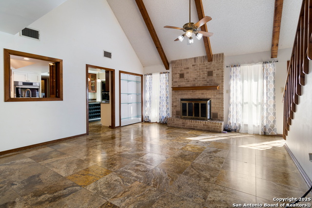 Listing photo id 1 for 29342 Seabiscuit