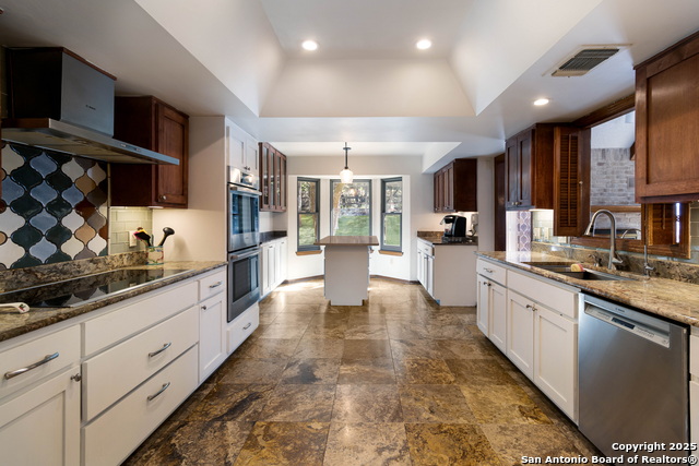 Listing photo id 3 for 29342 Seabiscuit