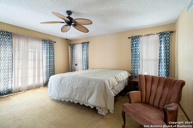 Listing photo id 5 for 29342 Seabiscuit