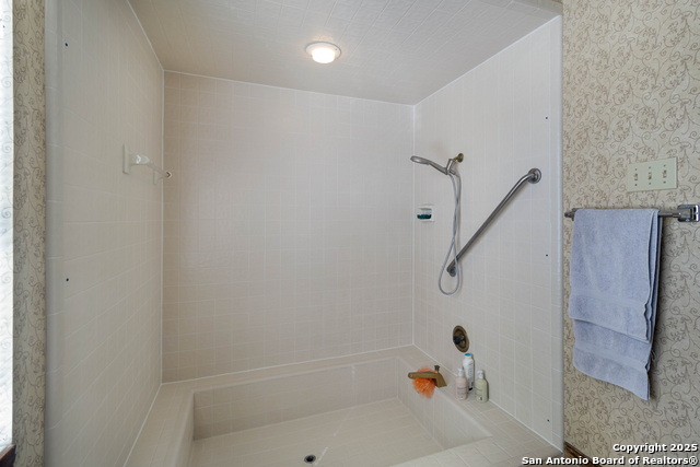 Listing photo id 7 for 29342 Seabiscuit