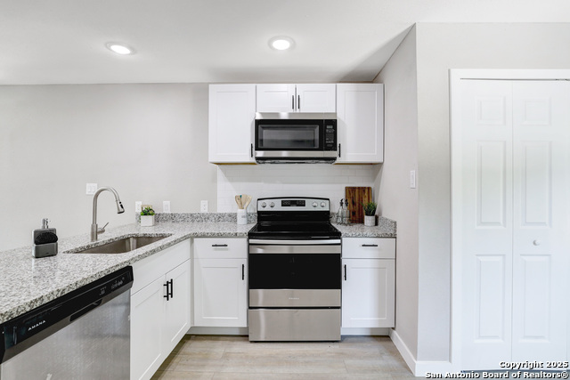 Image 13 of 31 For 775 Yucca