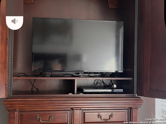 Listing photo id 27 for 6934 Laura  