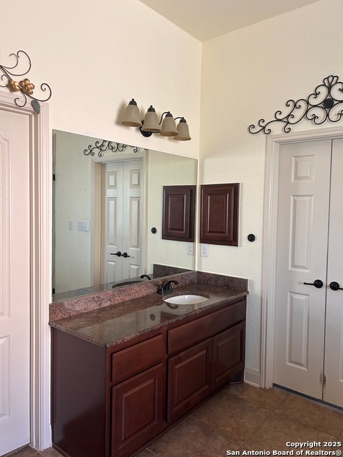 Listing photo id 32 for 6934 Laura  