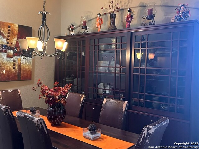 Listing photo id 4 for 6934 Laura  