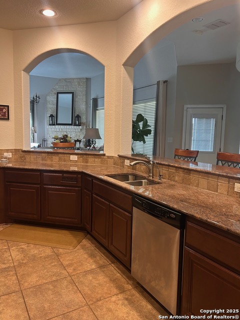 Image 13 of 20 For 6934 Laura